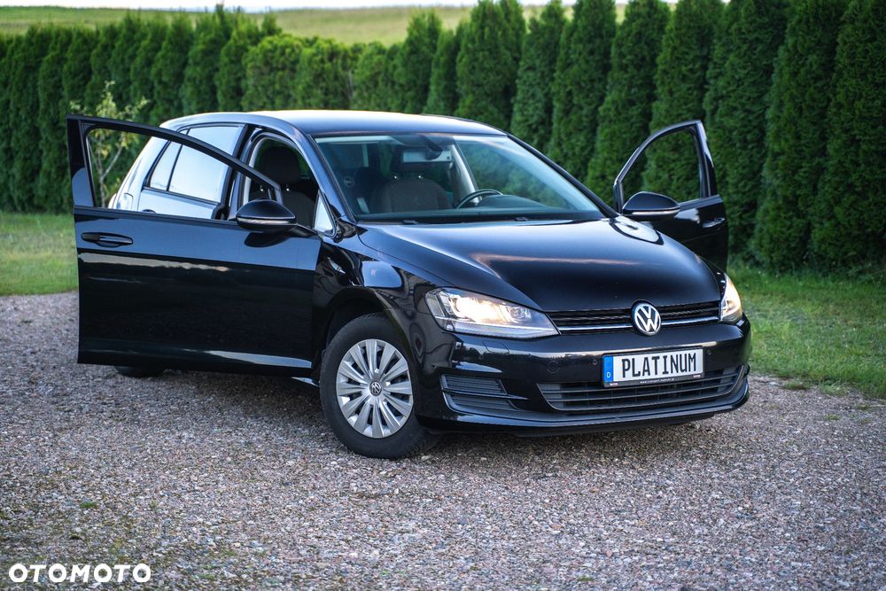 Volkswagen Golf - 1