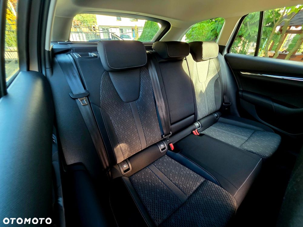 Skoda Octavia Combi 1.5 TSI e-TEC DSG Style - 36