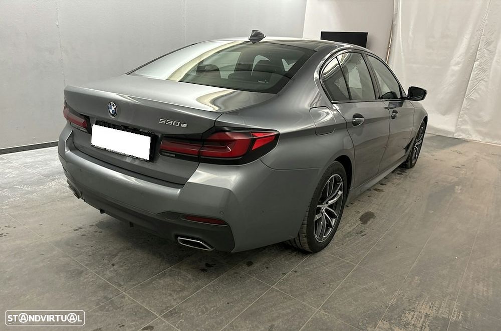BMW 530 e Aut. Luxury Line - 2