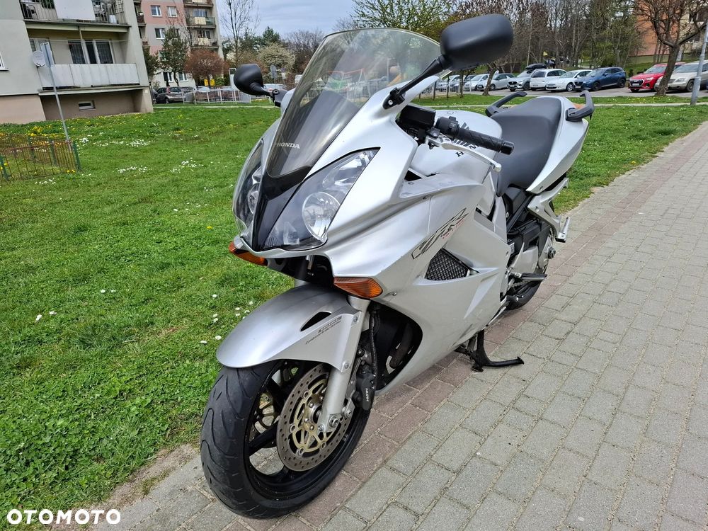 Honda VFR - 11
