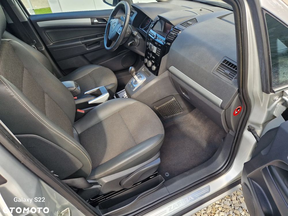 Opel Zafira 1.8 Cosmo EasyTronic - 18