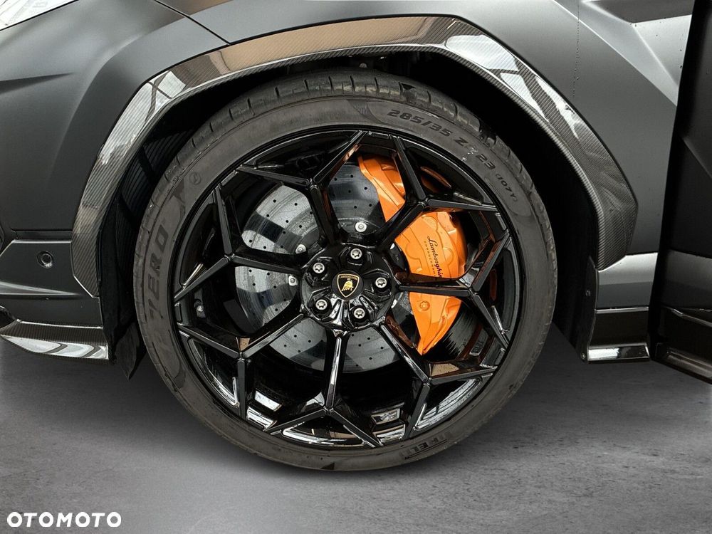 Lamborghini Urus - 25