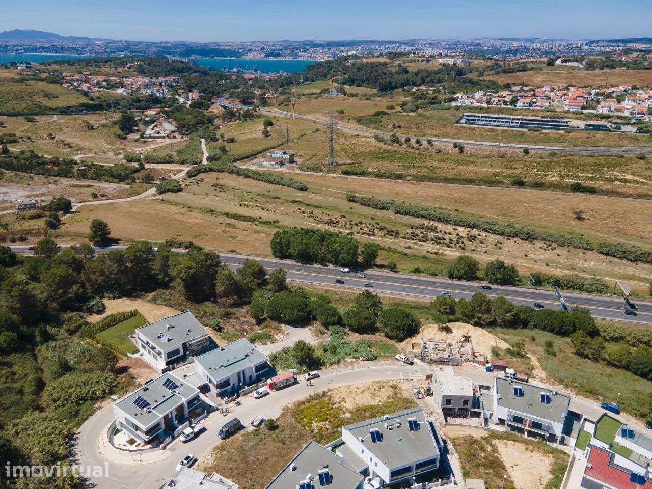 Terreno para Construção, Funchalinho, Licenças Pagas - Grande imagem: 2/16