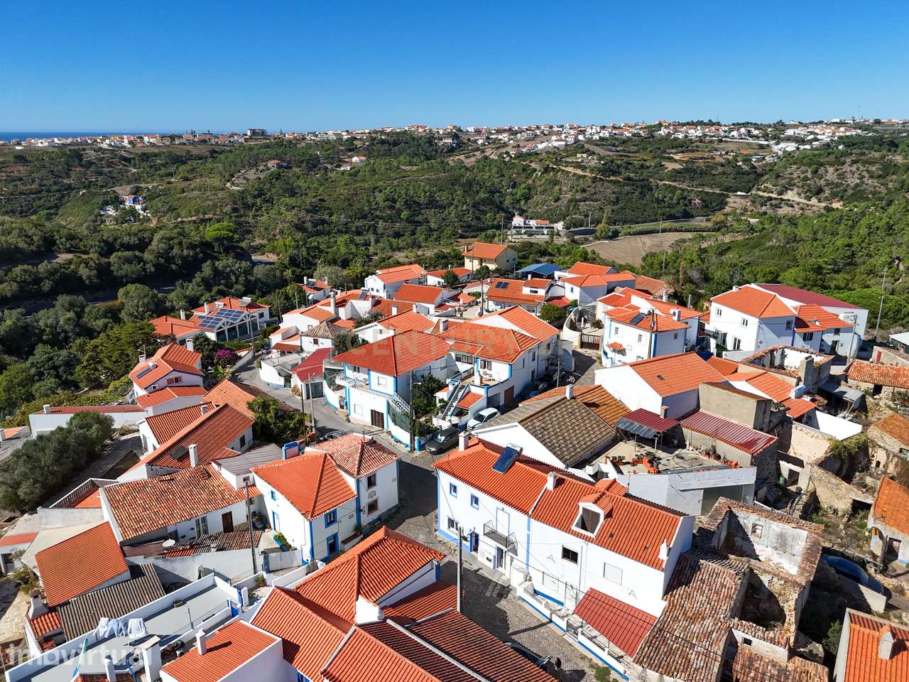 Moradia T2 Renovada para Arrendamento na Carvoeira – A 5 Minutos da Pr - Grande imagem: 3/25
