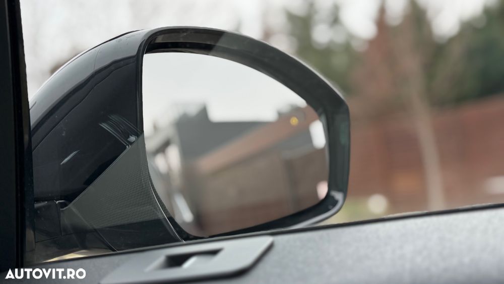 Land Rover Discovery Sport 2.0 D180 R-Dynamic MHEV HSE - 17