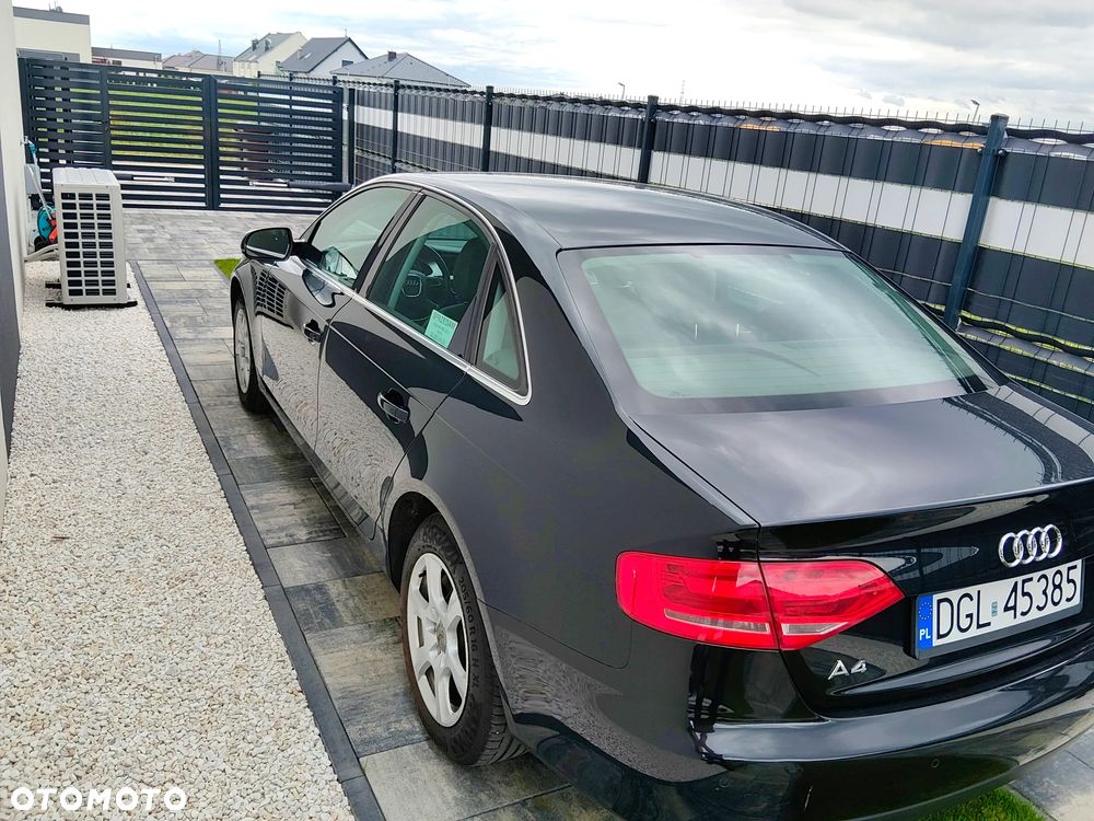 Audi A4 Limousine - 4