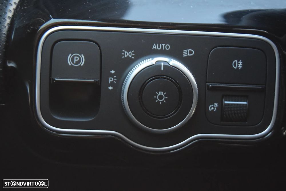 Mercedes-Benz A 250 e - 12