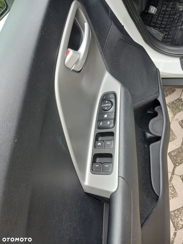 Kia Niro 1.6 GDI Hybrid M - 17