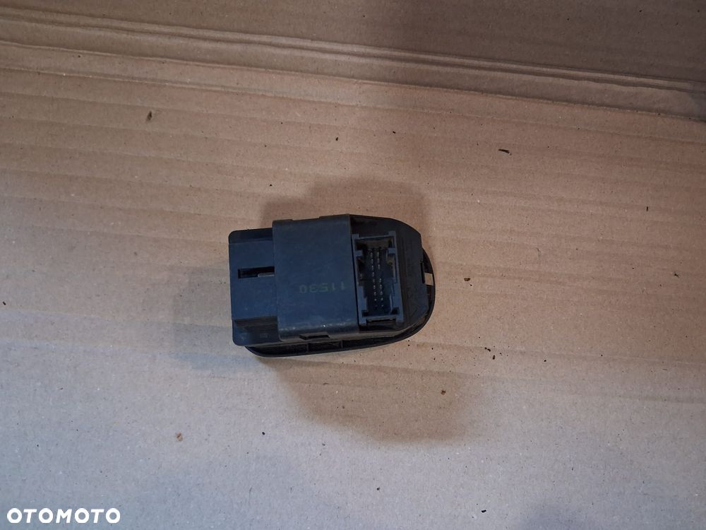 Przełączniki szyb lewe  PEUGEOT 206  OE - 2