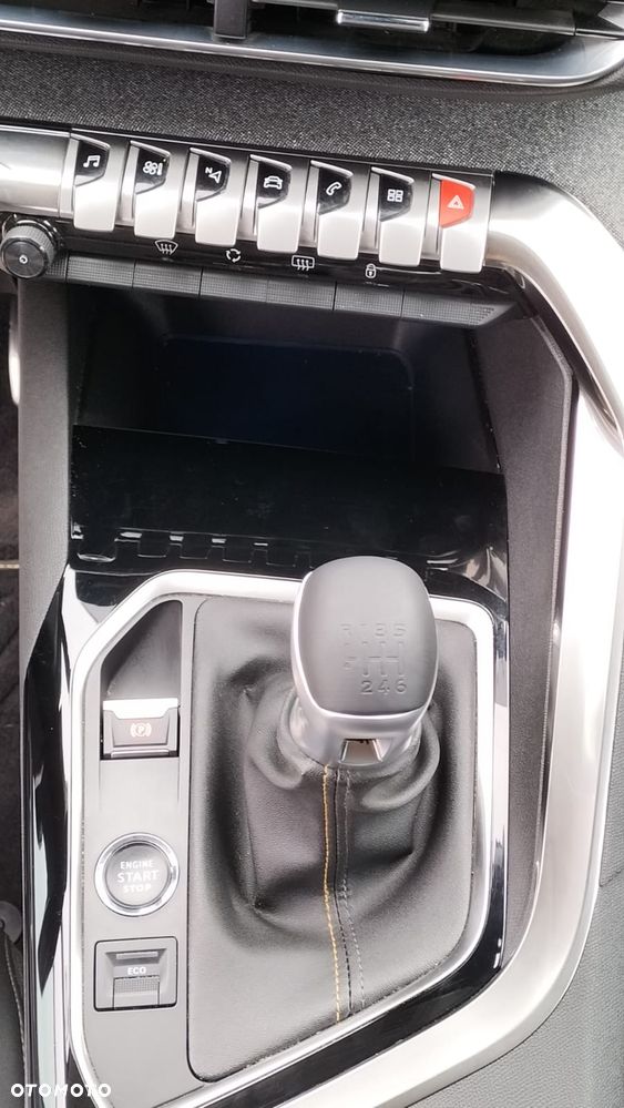 Peugeot 3008 1.5 BlueHDi Road Trip S&S - 25