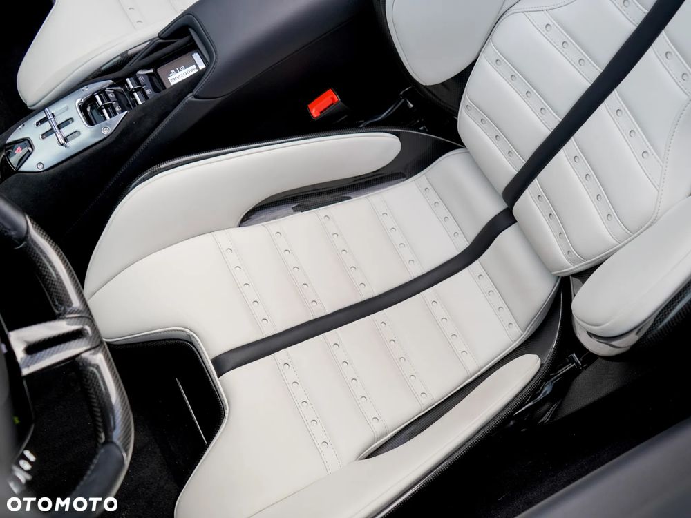 Ferrari SF90 Spider - 25