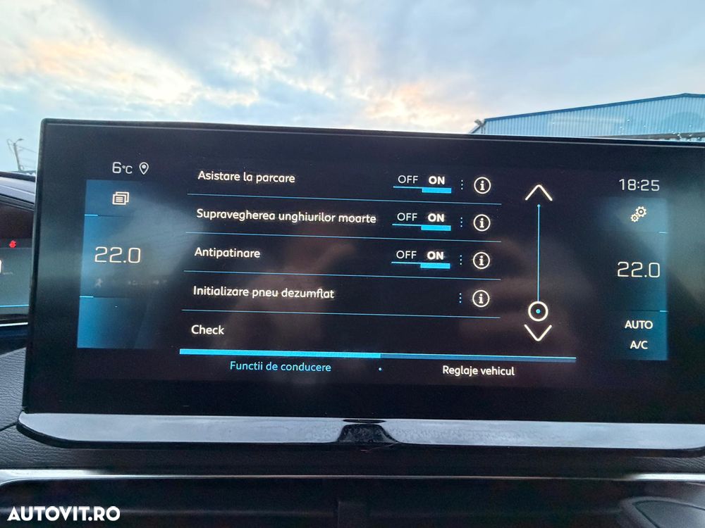 Peugeot 3008 1.2 PureTech Turbo S&S EAT8 Allure - 15