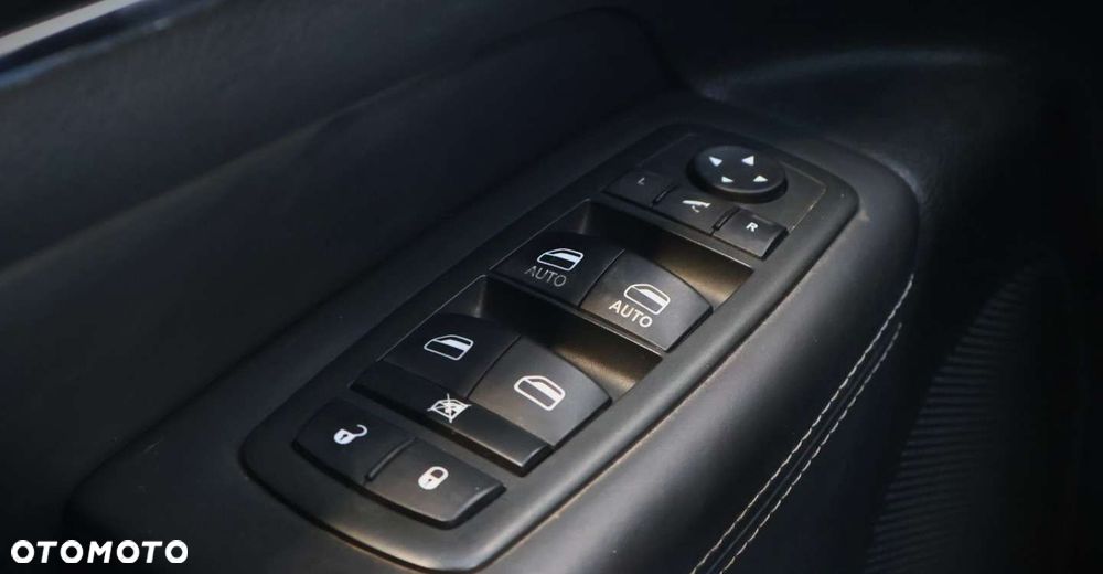 Jeep Grand Cherokee - 39