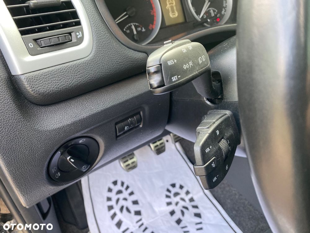 Skoda Roomster 1.6 16V Scout PLUS EDITION - 16