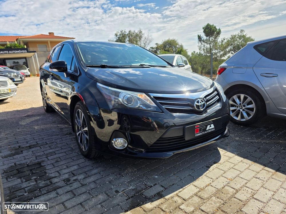 Toyota Avensis Touring Sports 2.0 D-4D Luxury - 4