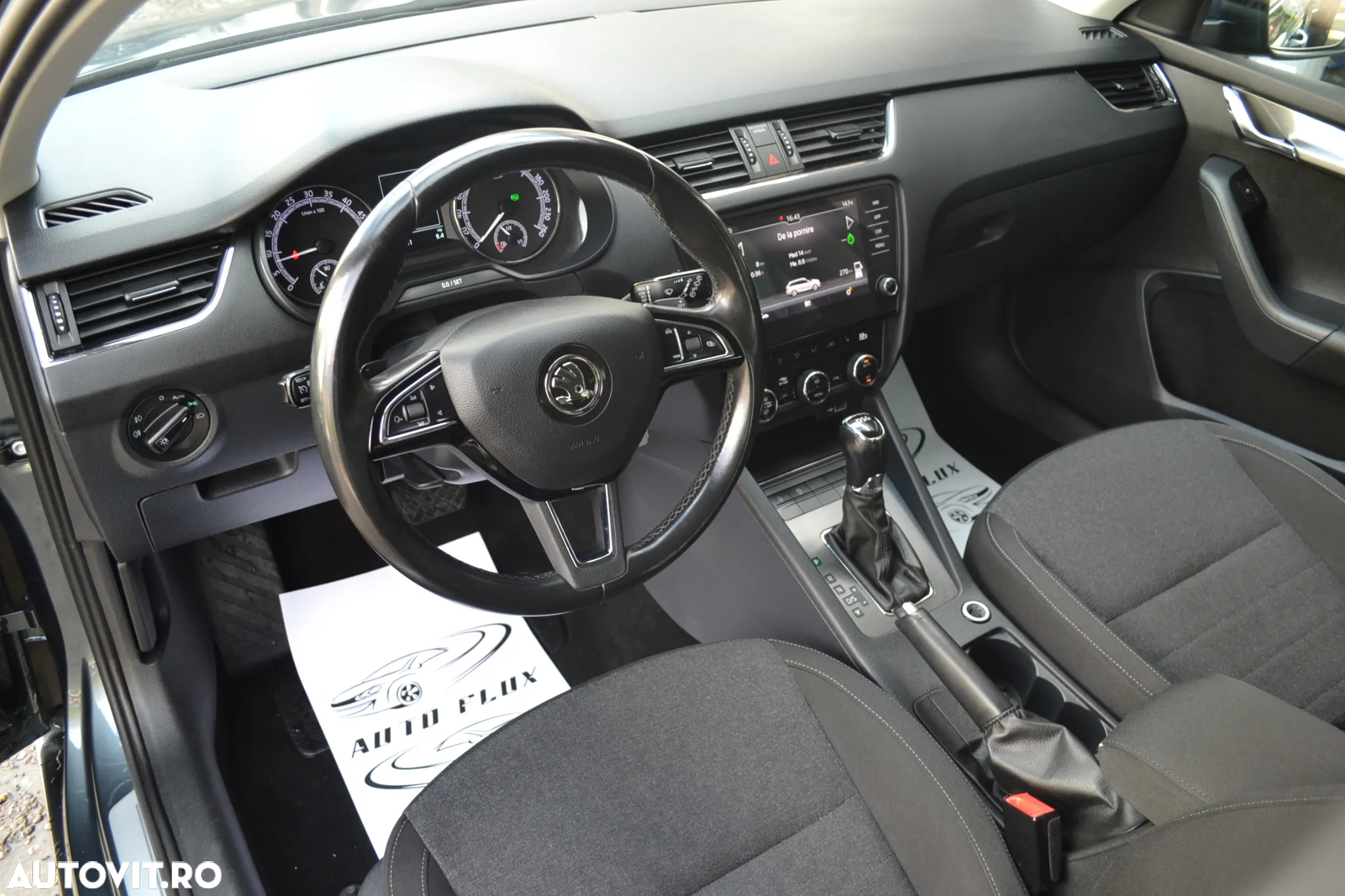 Skoda Octavia Combi Diesel 1.6 TDI DSG Style - 10