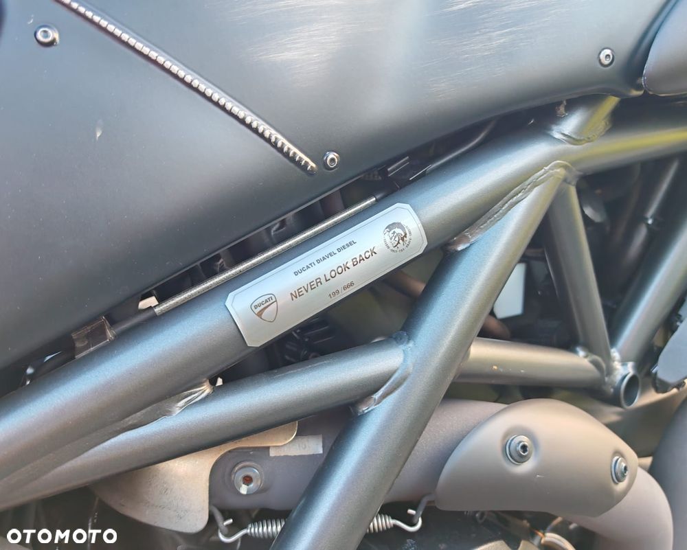 Ducati Diavel - 12