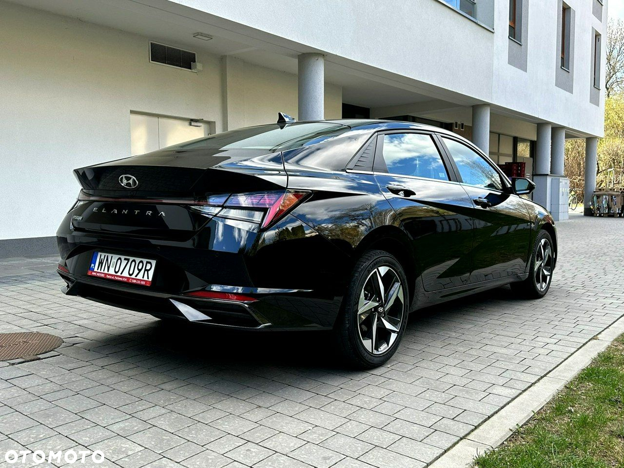 Hyundai Elantra 1.6 Executive CVT - 6