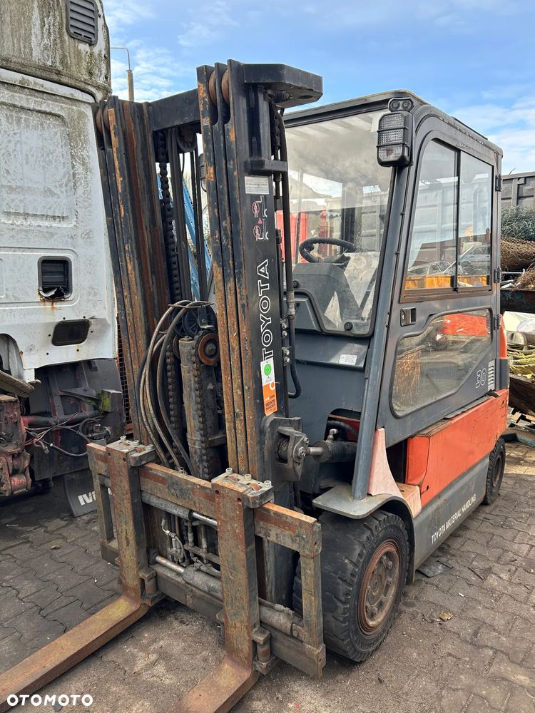 Toyota 7 FBMF 30 - 1