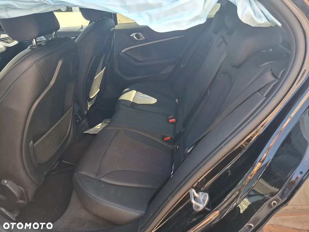 BMW Seria 1 118i M Sport - 12