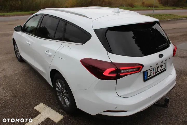 Ford Focus 1.0 EcoBoost Hybrid TITANIUM X - 4
