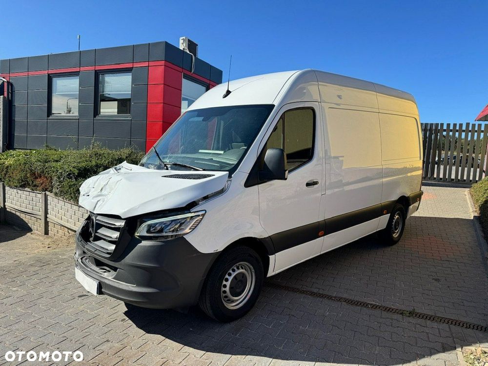 Mercedes-Benz Sprinter - 11
