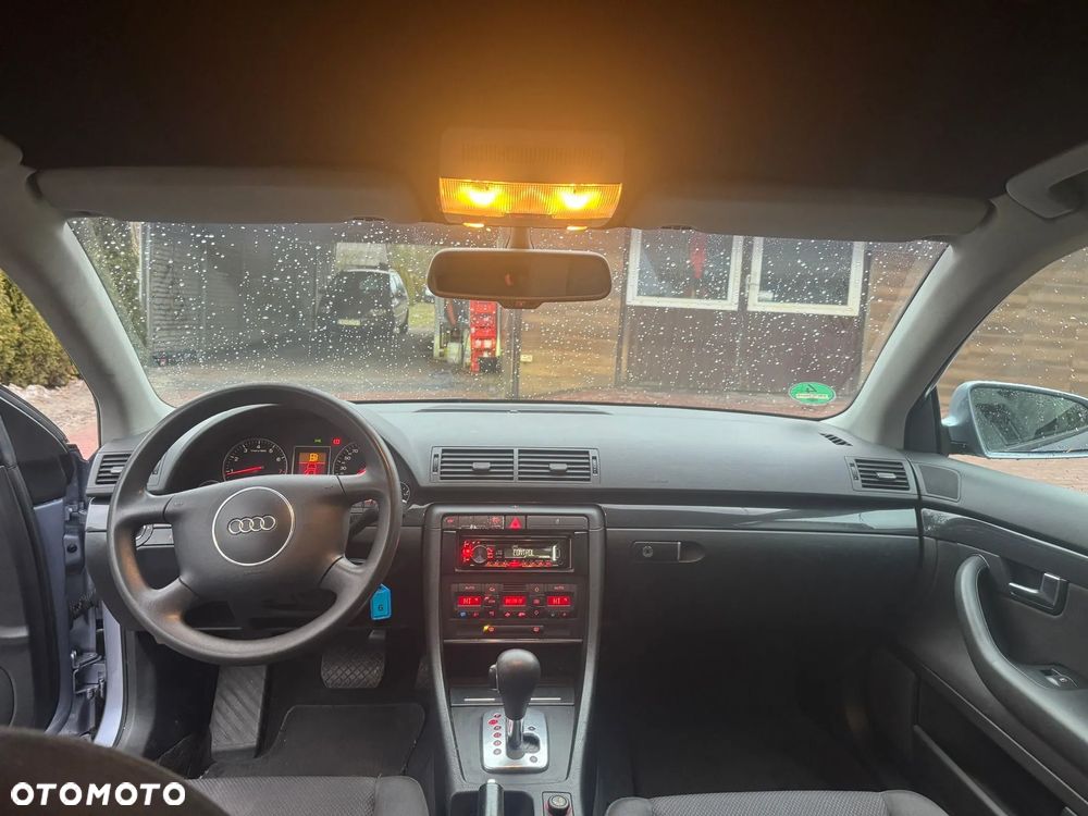 Audi A4 Limousine - 10