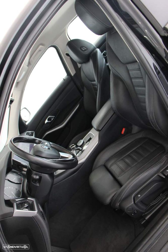 BMW 320 d Auto - 31