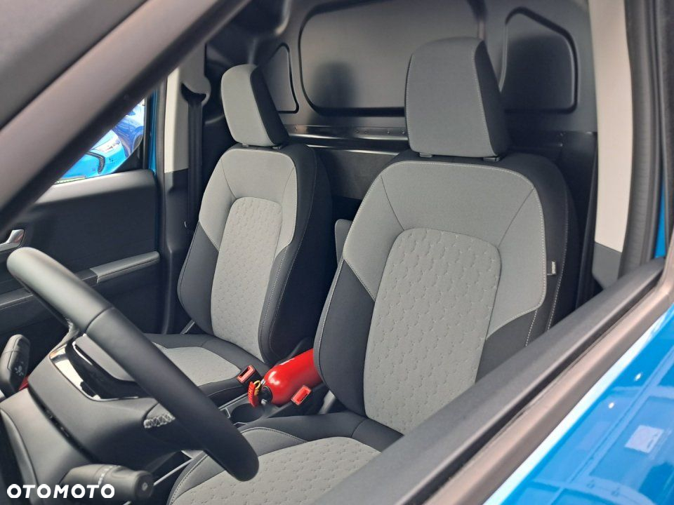 Ford Transit Courier - 16