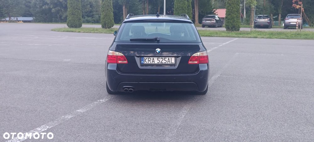 BMW Seria 5 523i - 7