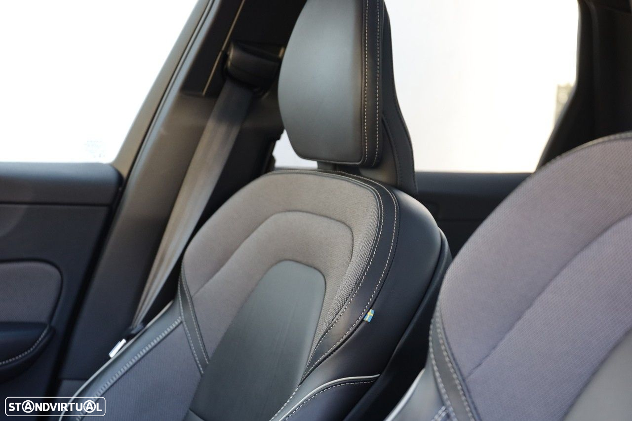 Volvo XC 60 2.0 T6 PHEV Ultimate Dark AWD - 8