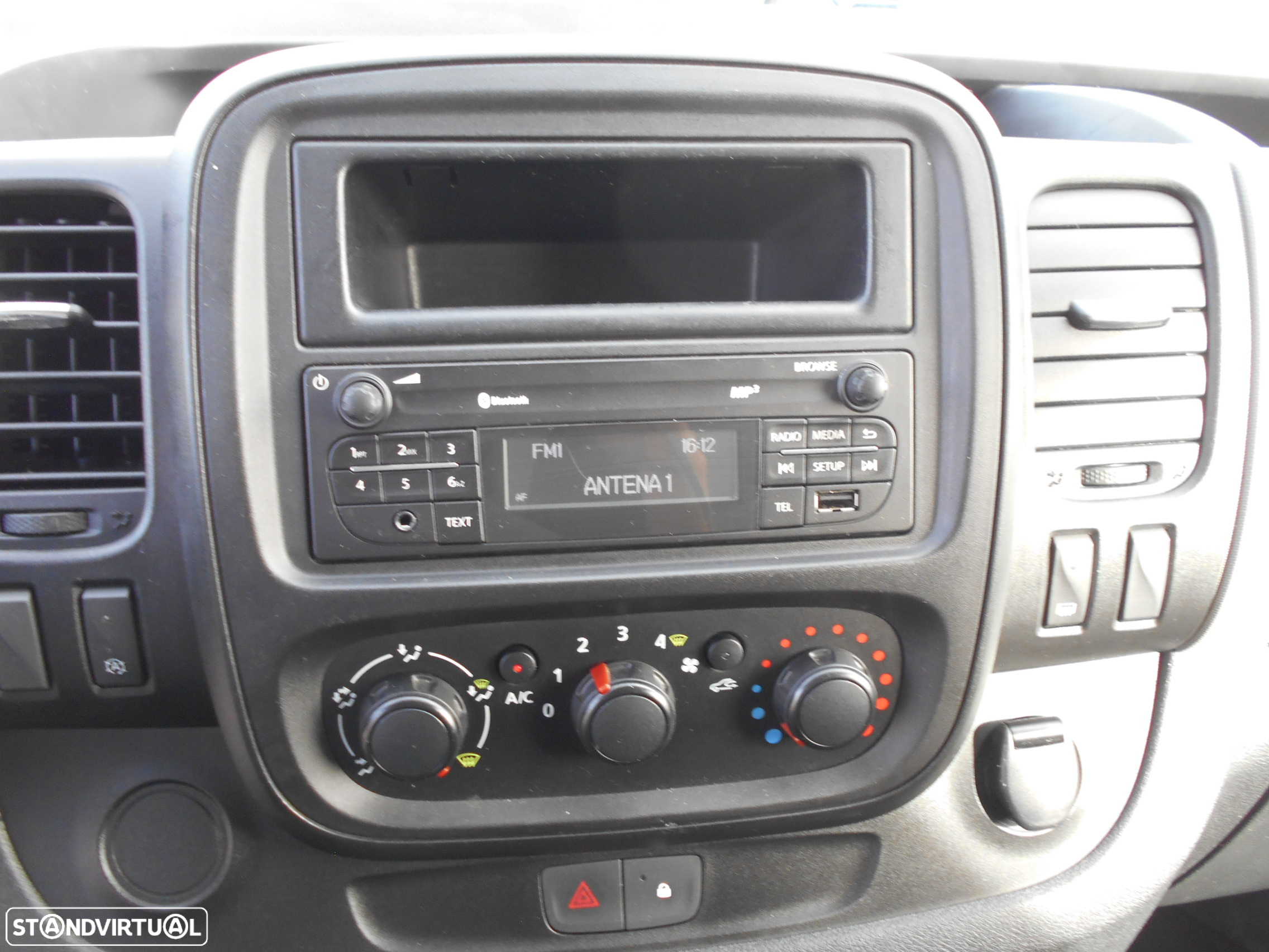 Renault TRAFIC DCI 125CV Energy - 13