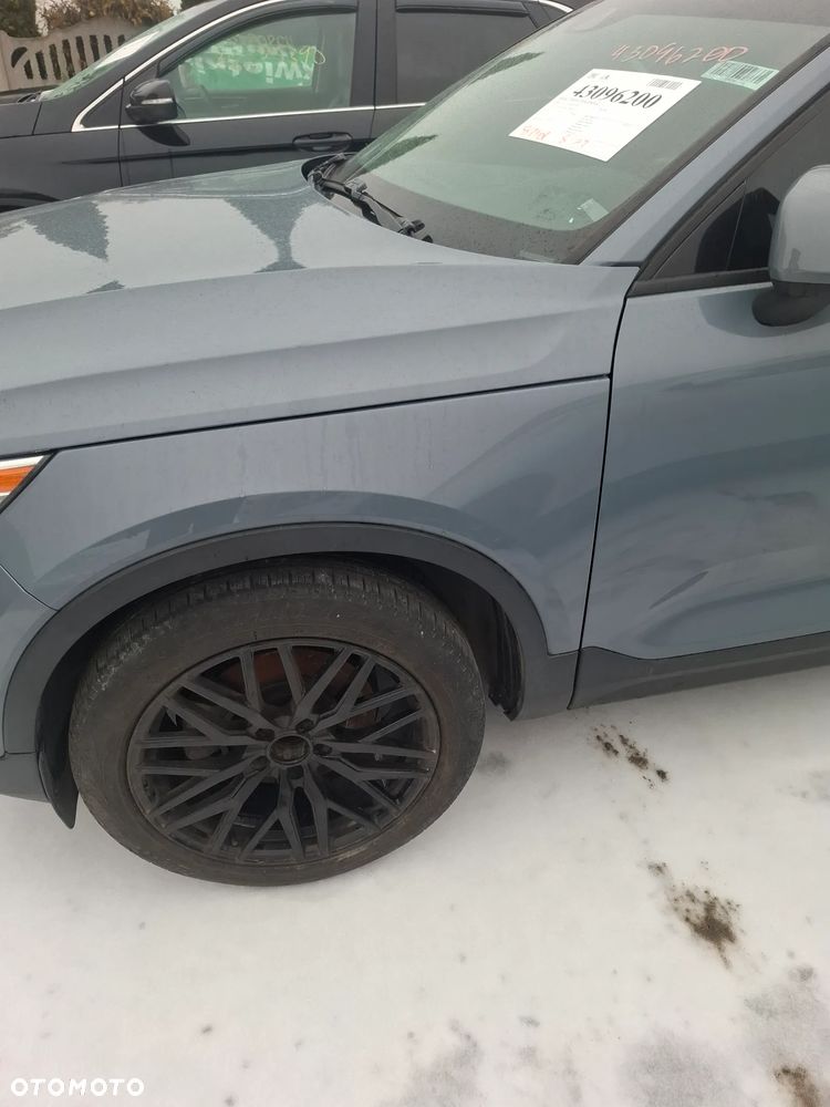 Volvo XC40 Zderzak przód 4 PDC kod lakieru 728 - 8
