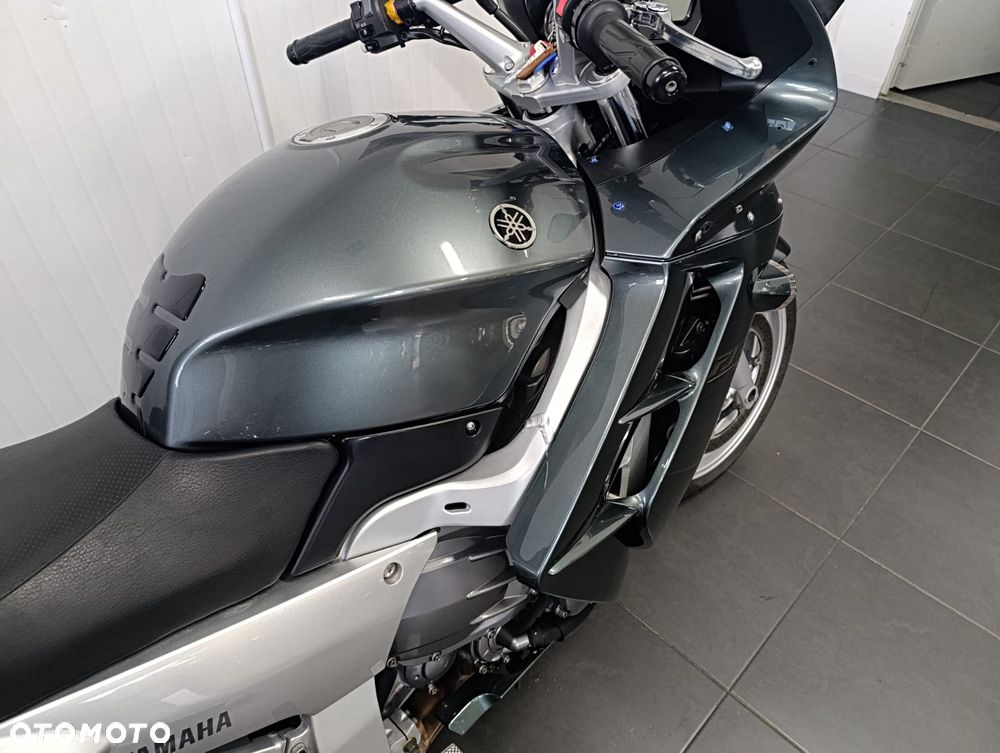 Yamaha FJR - 16