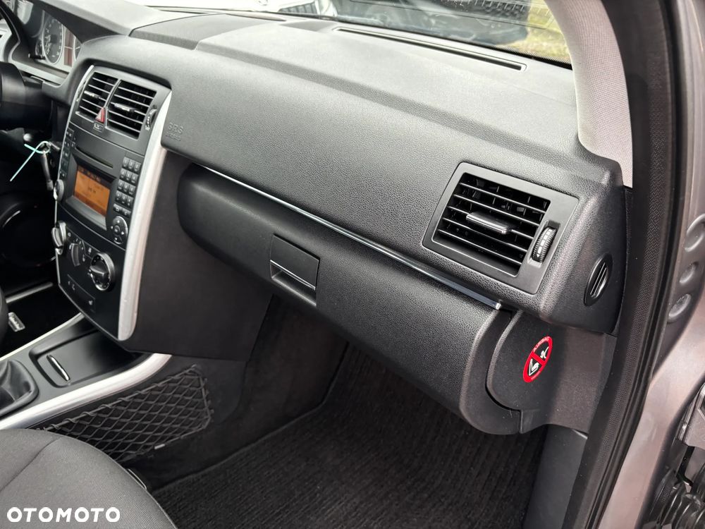 Mercedes-Benz Klasa B 170 - 21