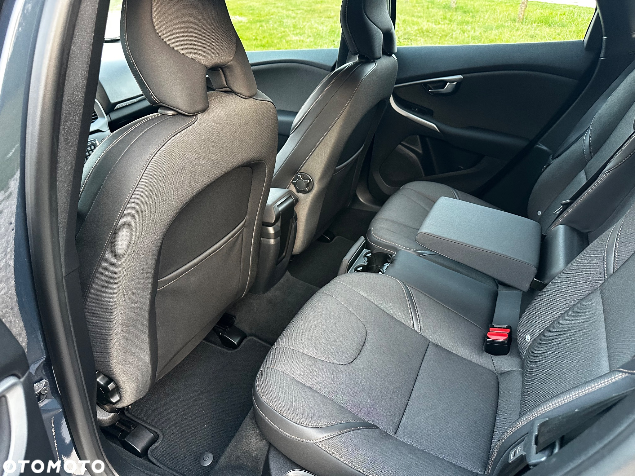 Volvo V40 Cross Country D3 Drive-E Momentum - 16