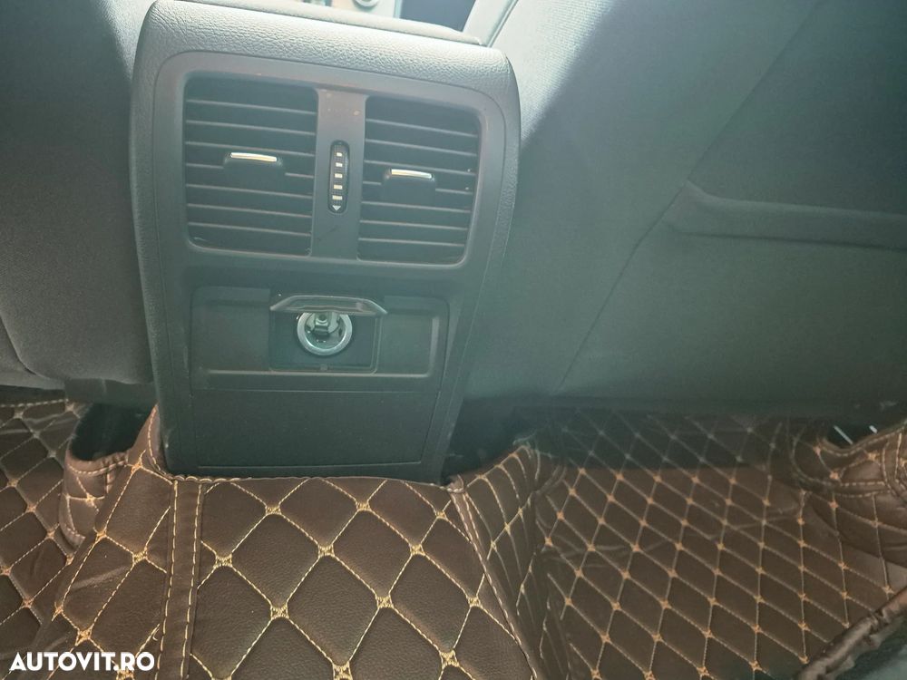 Volkswagen Passat CC 2.0 TDI DPF DSG - 28