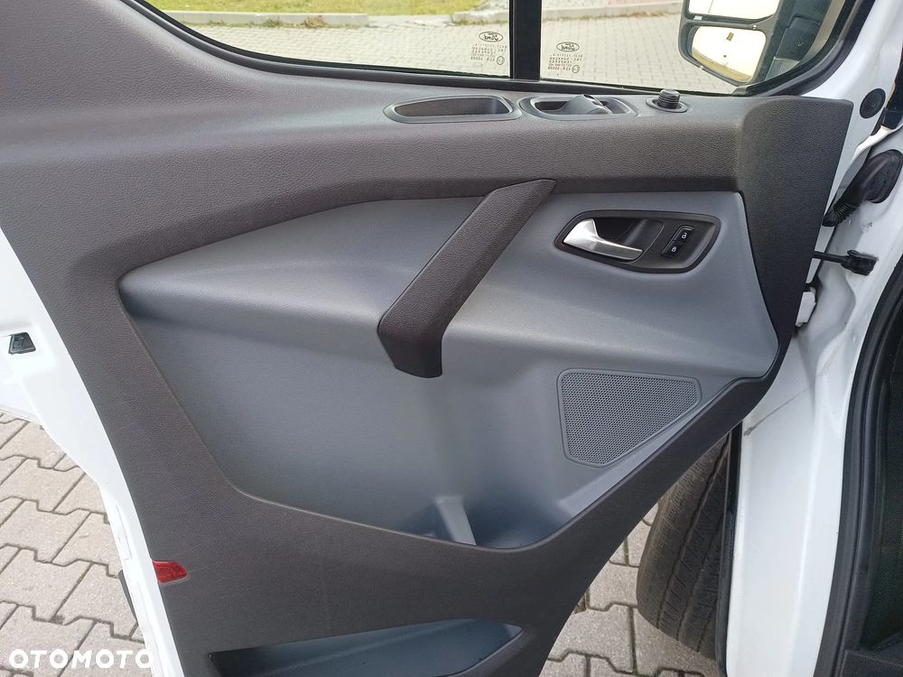 Ford TRANSIT CUSTOM - 8