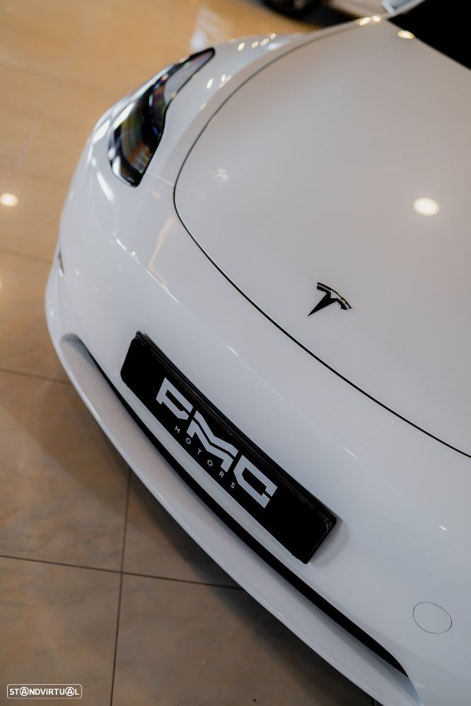 Tesla Model Y Long Range Dual Motor AWD - 9