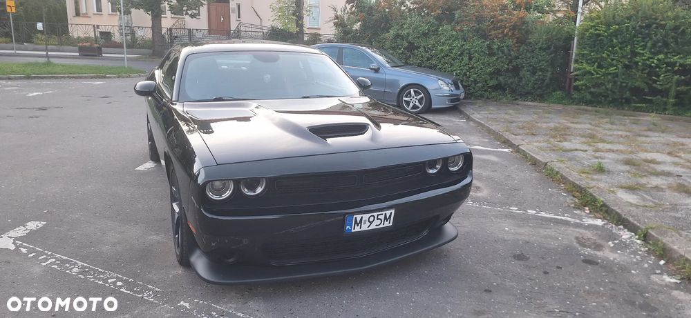 Dodge Challenger - 1