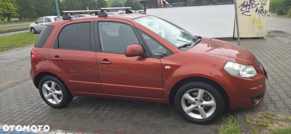 Suzuki SX4 1.6 VVT 4x2 Comfort - 4