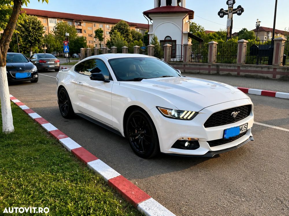 Ford Mustang 2.3 Eco Boost Aut. - 3