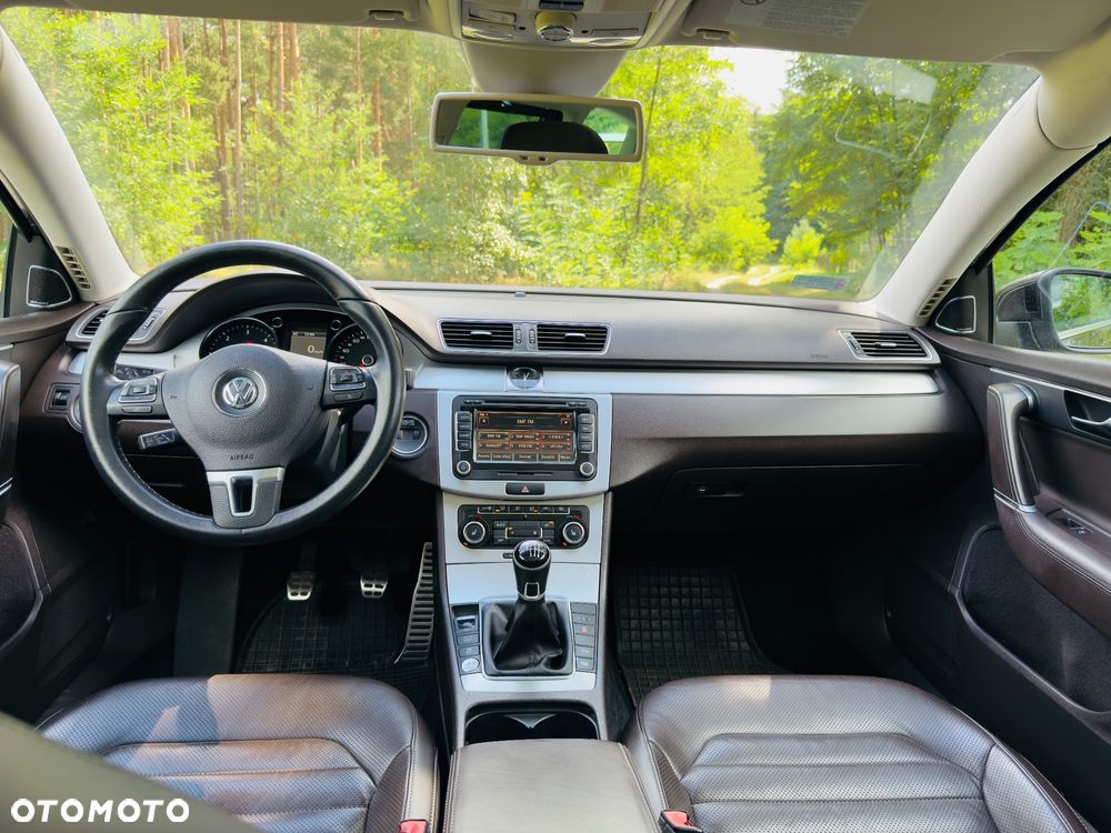 Volkswagen Passat 2.0 TDI Highline - 13