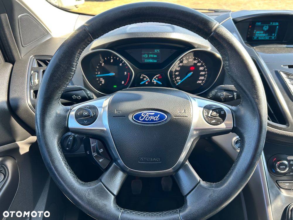 Ford Kuga 2.0 TDCi 2x4 Titanium - 12