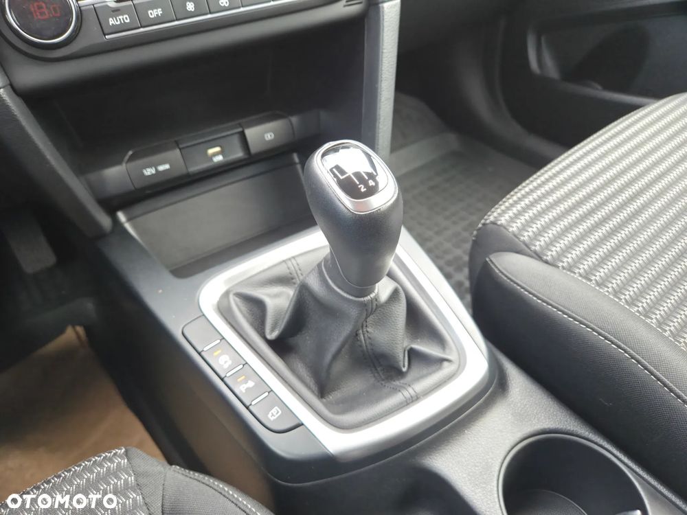 Kia Ceed 1.5 T-GDI L Business Line - 24