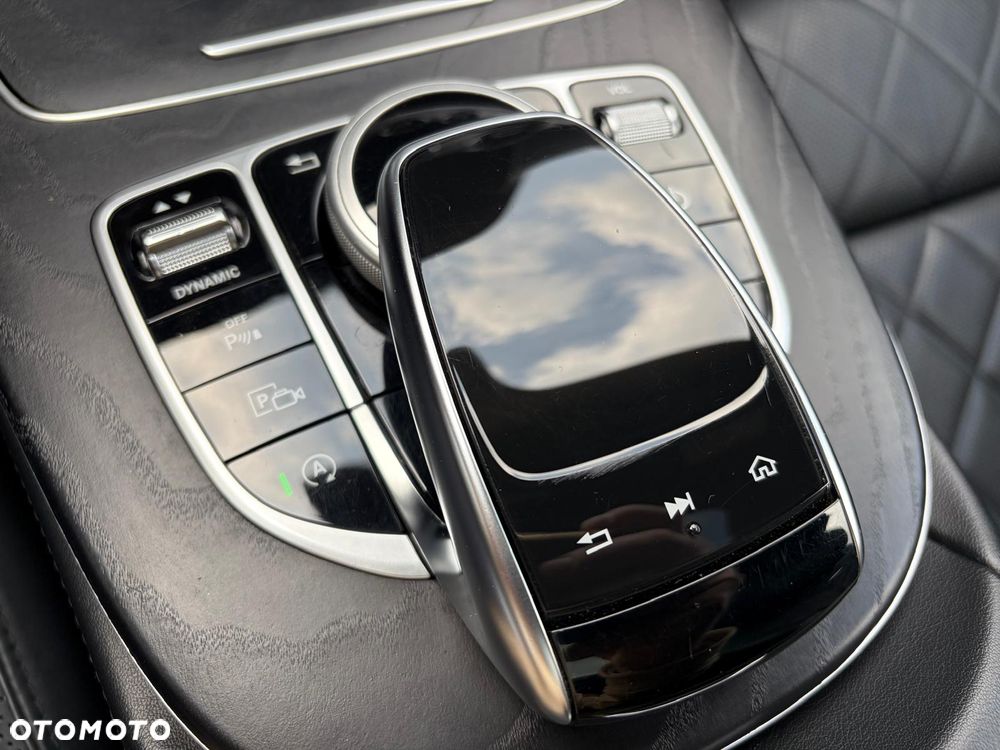 Mercedes-Benz Klasa E 220 d 4-Matic AMG - 21