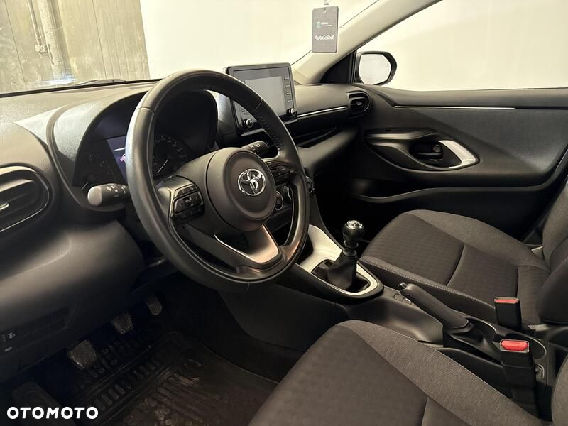 Toyota Yaris - 10