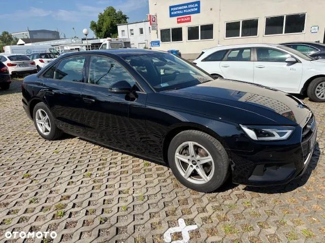 Audi A4 Limousine - 5