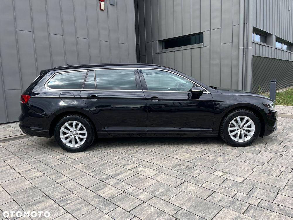 Volkswagen Passat - 4