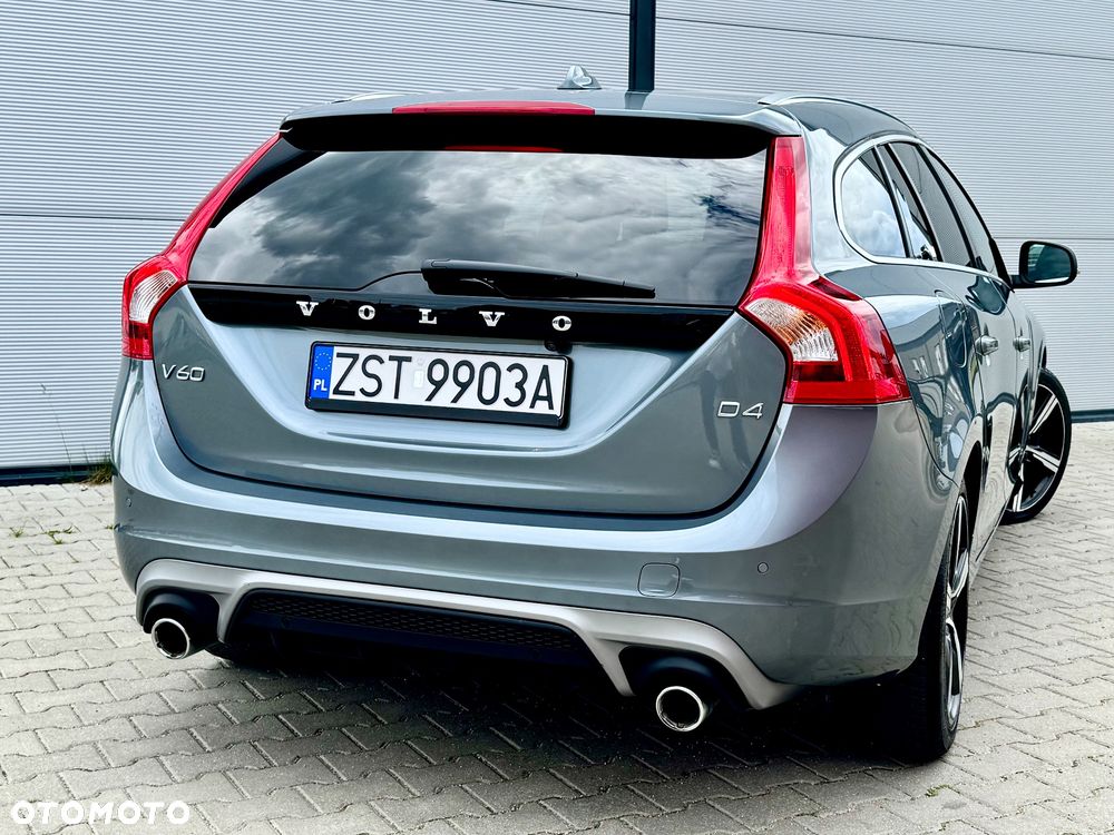 Volvo V60 D4 Geartronic R-Design - 22